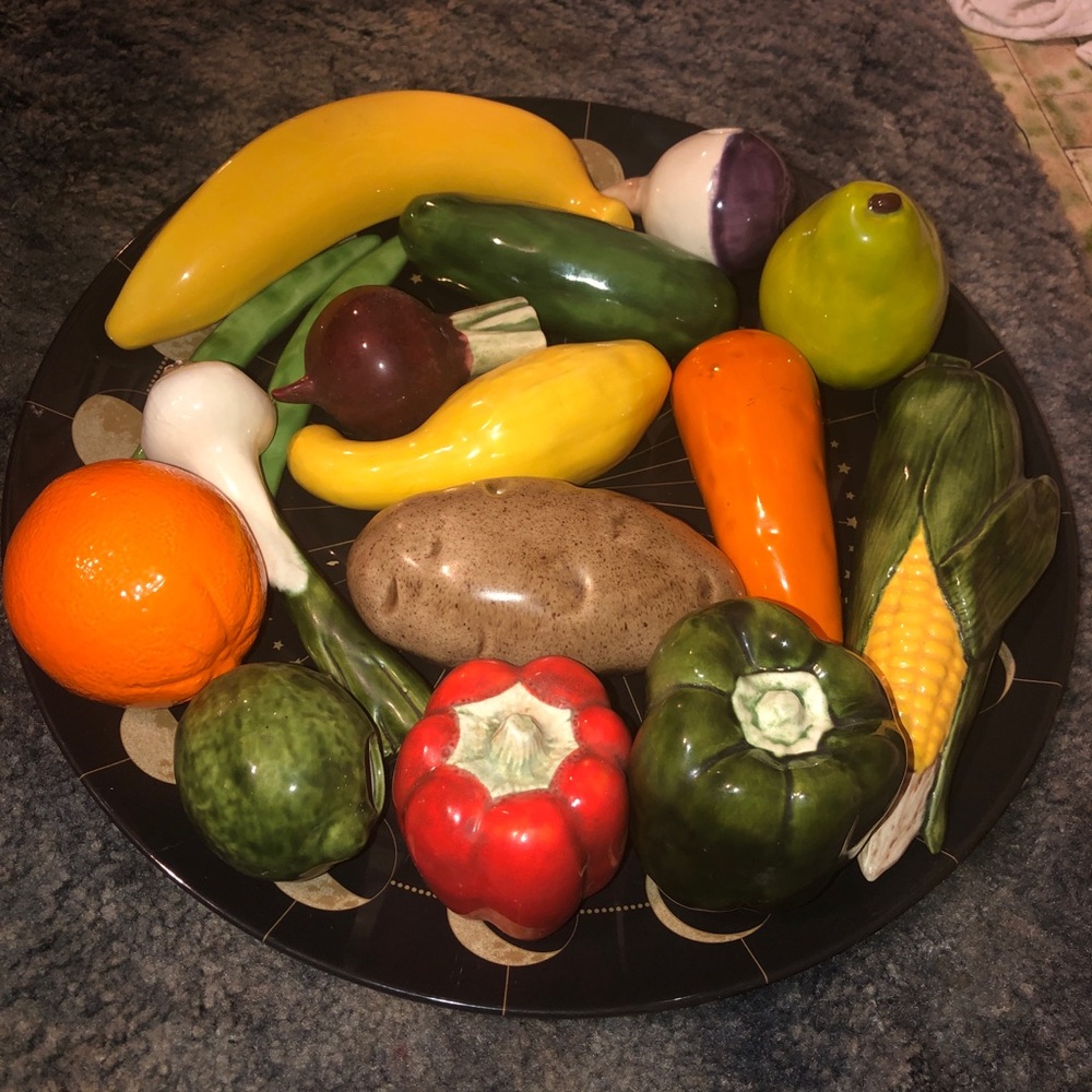 15pc Vintage Life Sized Ceramic Fruits and Vegetables Decor